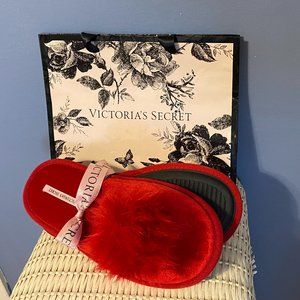 Victoria's Secret Red Slippers Size L (9/10) NWT
